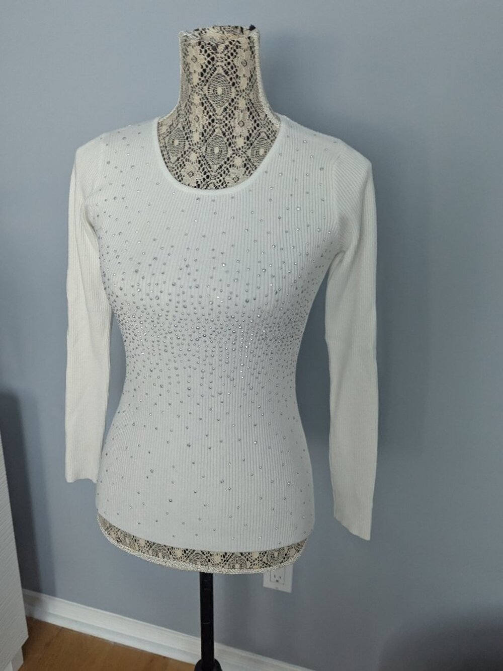 Cosmoda 100% Long Sleeve Sweater